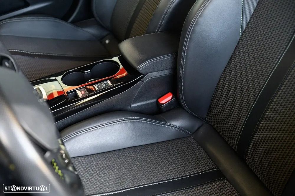 Peugeot e-2008 50 kWh GT Pack - 27