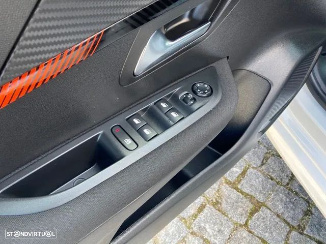 Peugeot 208 1.2 PureTech Allure - 26