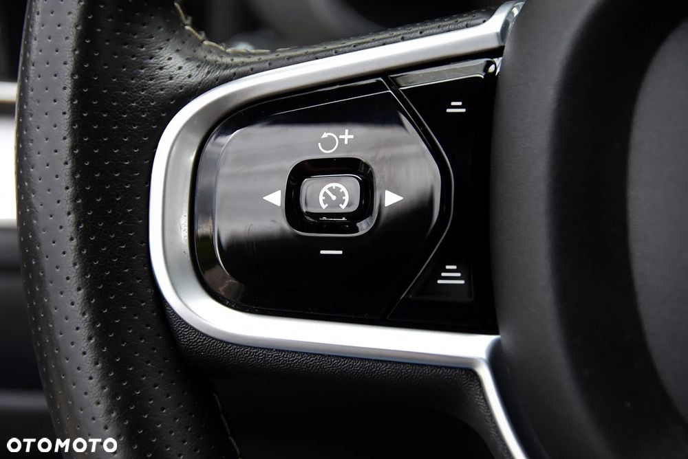 Volvo XC 60 D4 R-Design - 35