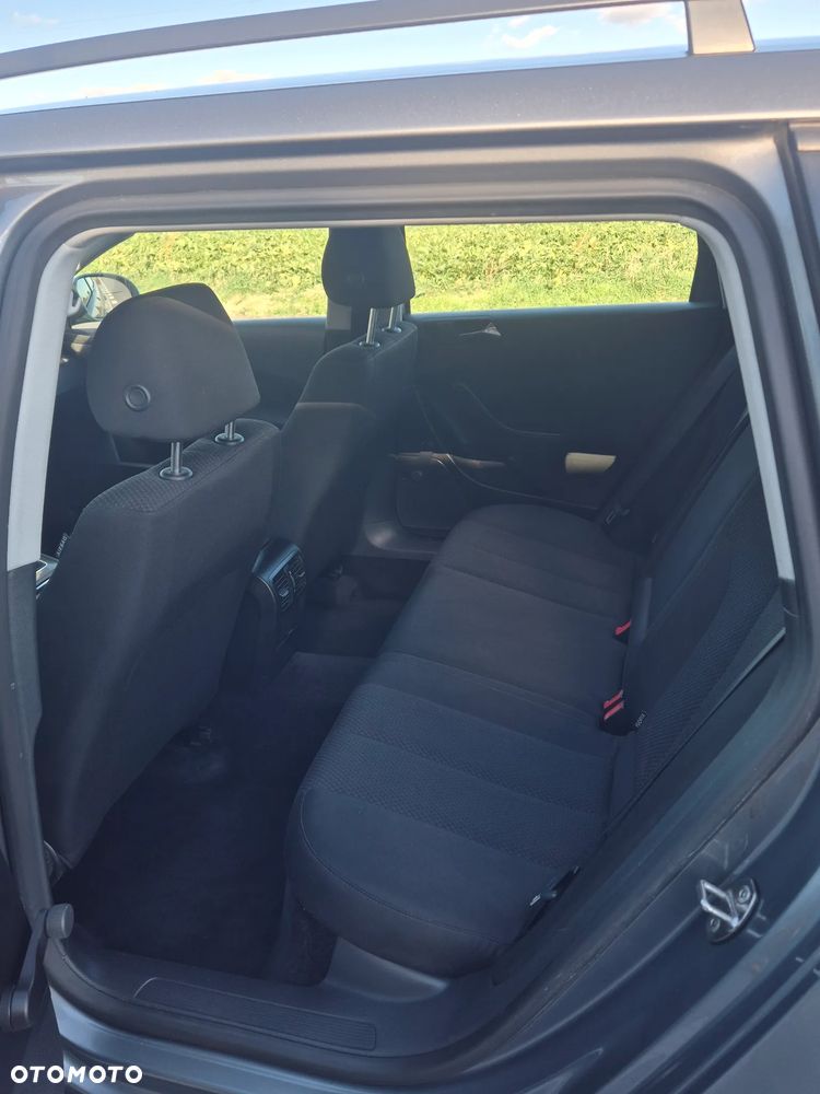 Volkswagen Passat - 9