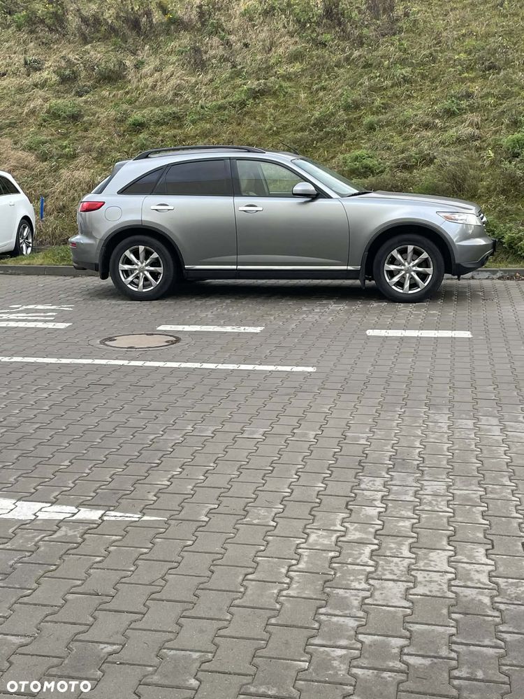 Infiniti FX - 11
