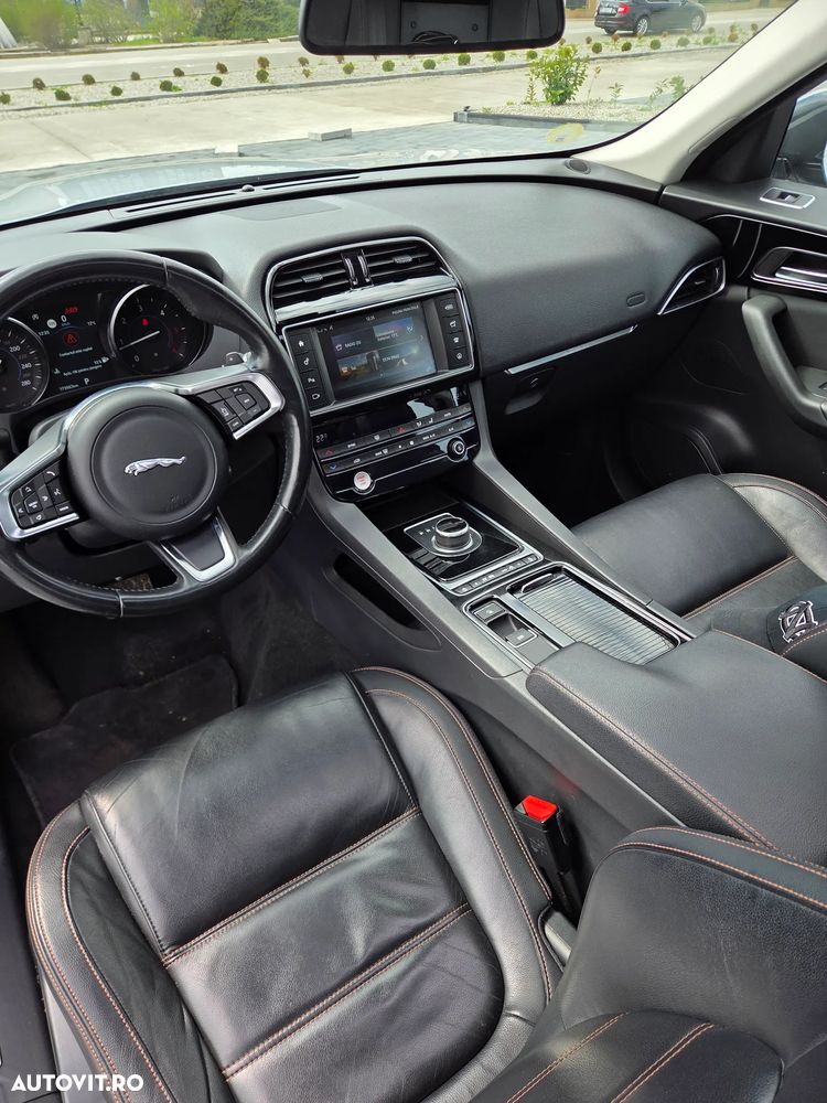 Jaguar F-Pace 20d AWD Prestige - 11