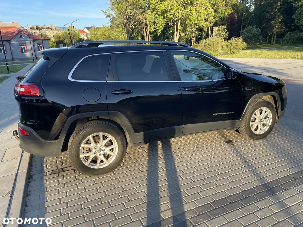 Jeep Cherokee - 4