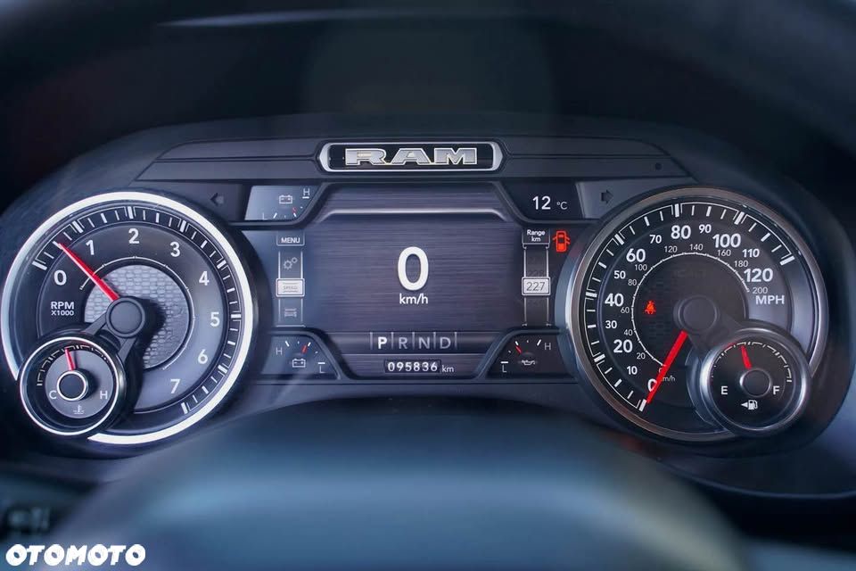 RAM 1500 5.7 Crew Cab Bighorn - 10