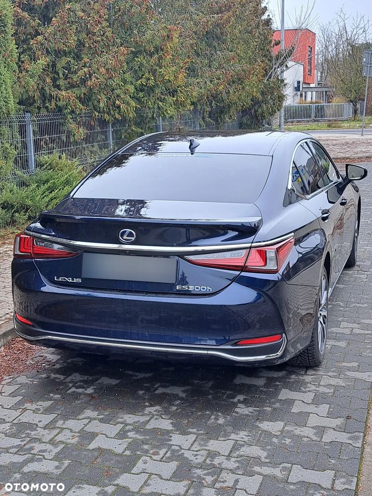 Lexus ES 300h Business Edition - 6