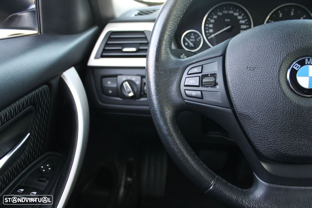 BMW 318 d Touring Advantage Auto - 9
