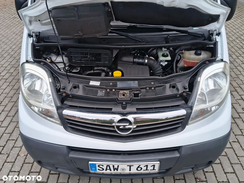 Opel Vivaro - 8