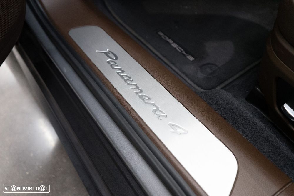 Porsche Panamera Sport Turismo 4 E-Hybrid - 27