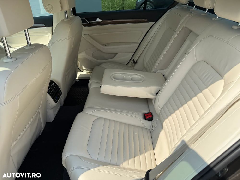 Volkswagen Passat 2.0 TDI DSG Highline - 10