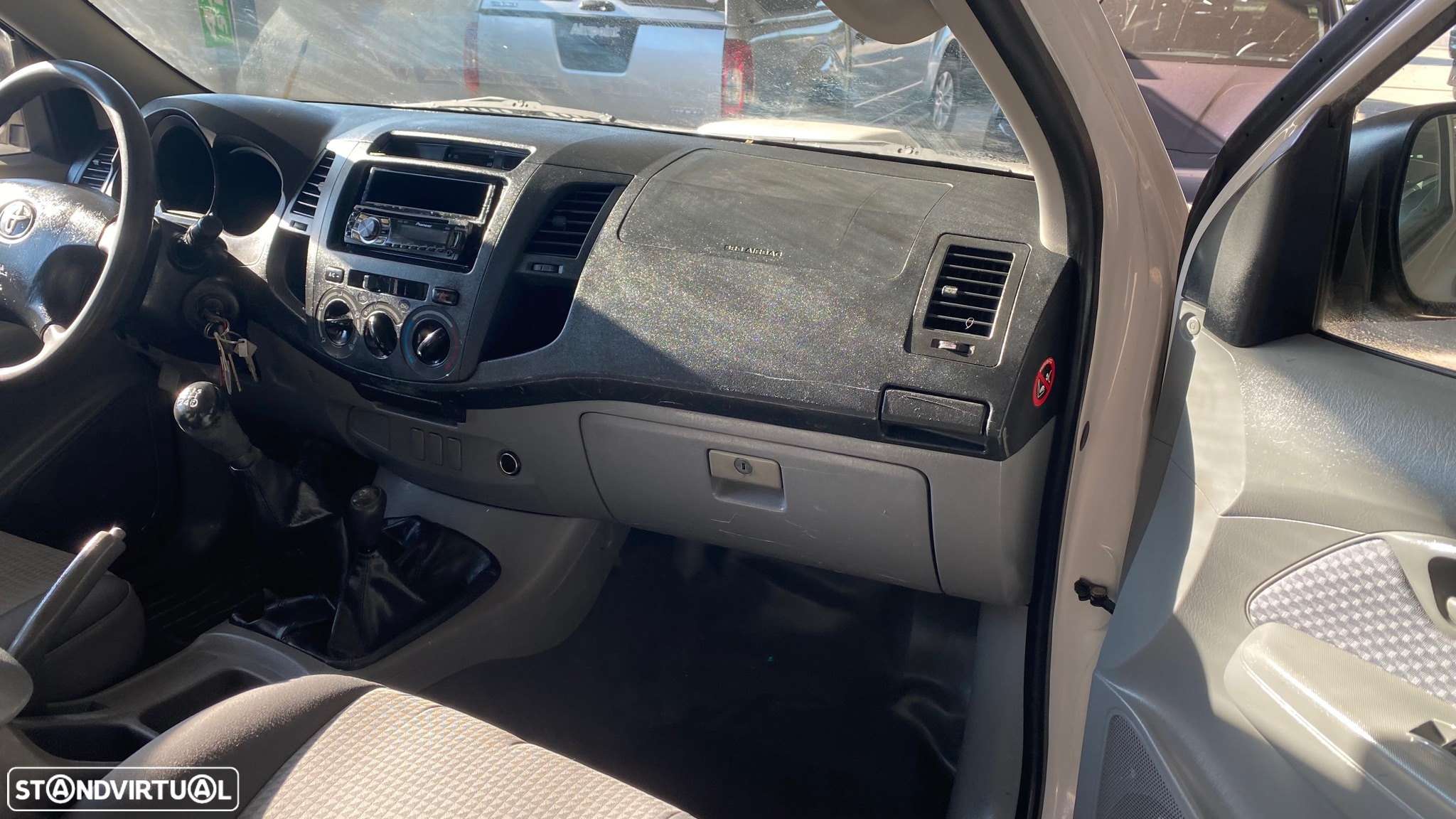 Toyota Hilux 2.5 D-4D 4WD CE - 16