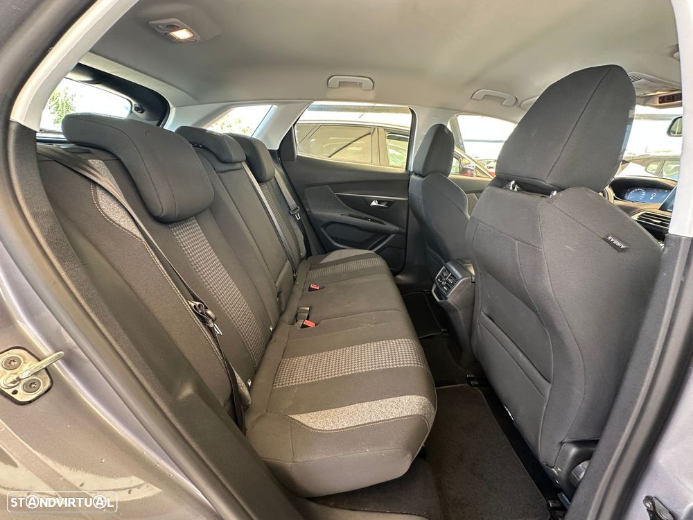 Peugeot 3008 1.2 PureTech Active - 25
