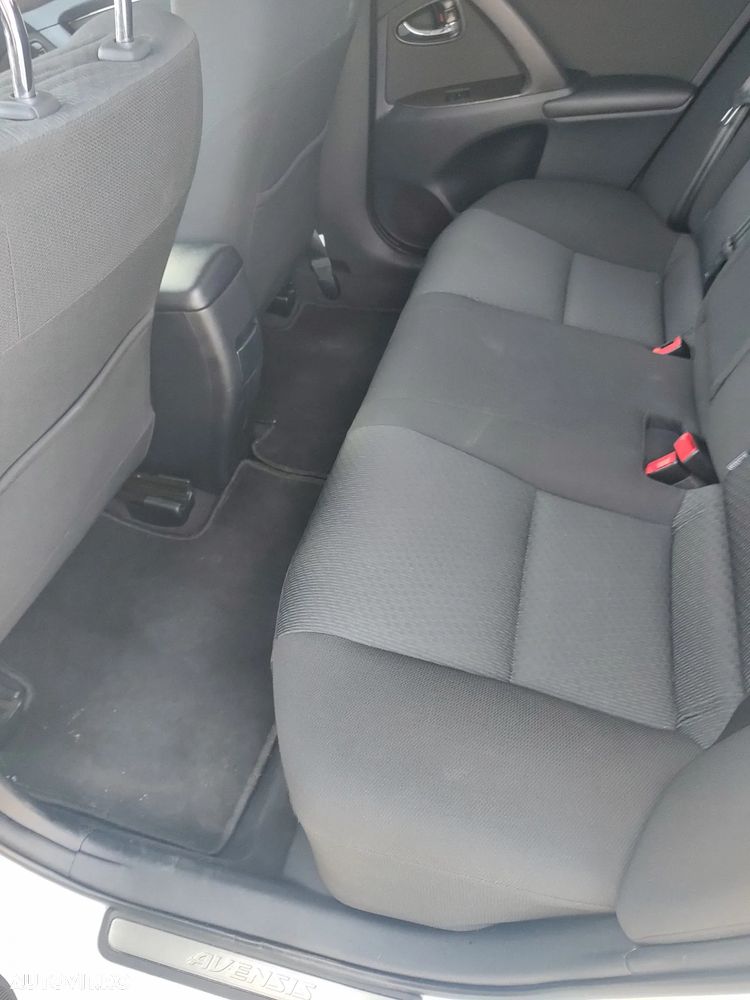 Toyota Avensis - 6