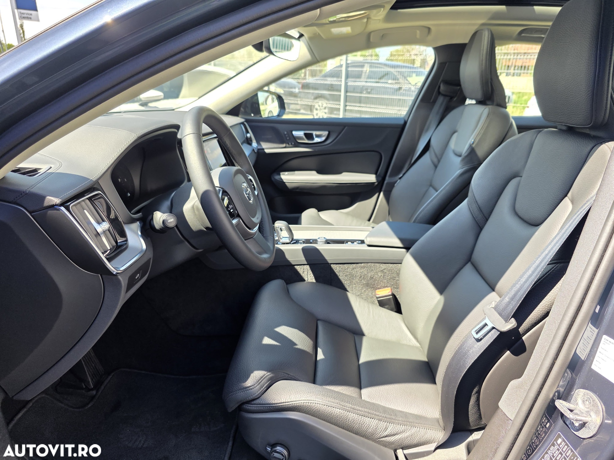 Volvo S60 B5 B AWD Ultimate Dark - 28