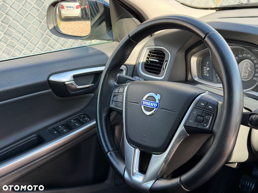 Volvo V60 D4 Drive-E Momentum - 23