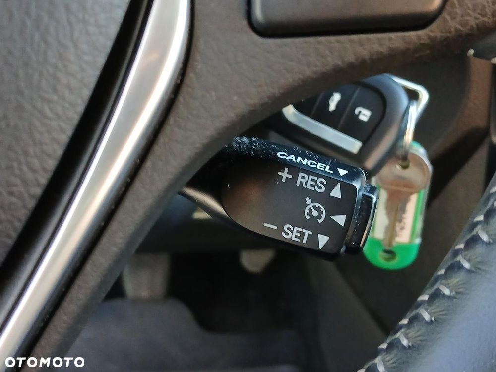 Toyota Auris 1.6 Premium Comfort - 24
