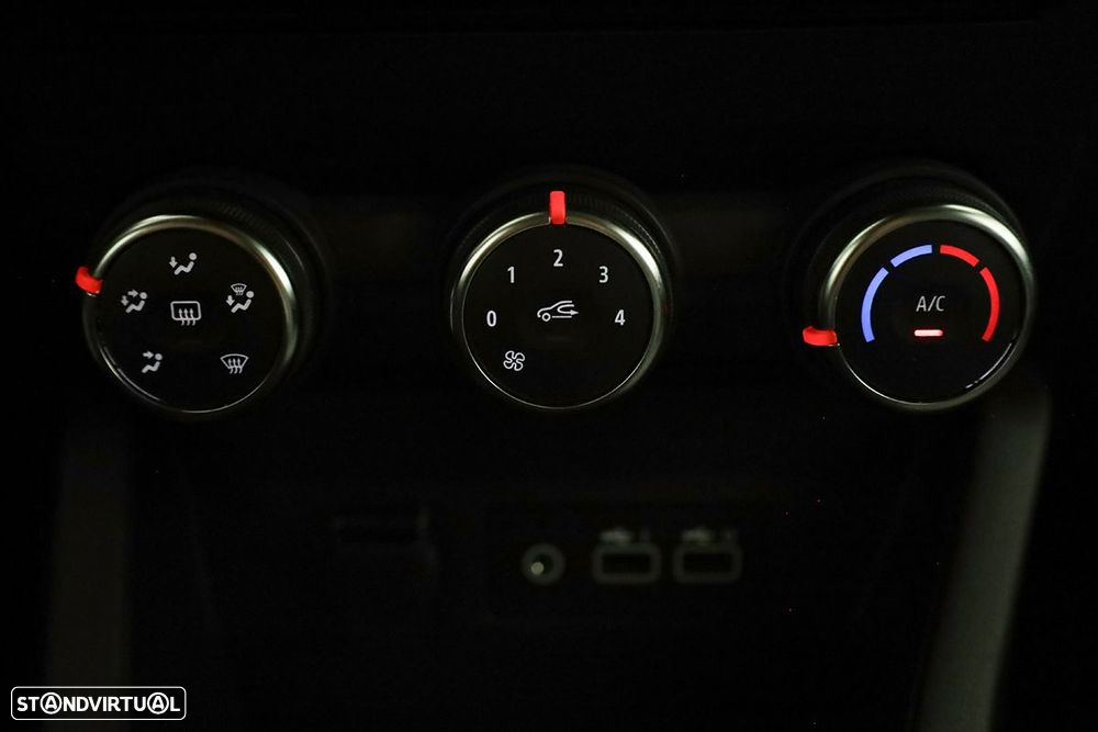 Renault Clio 1.0 TCe Evolution - 12