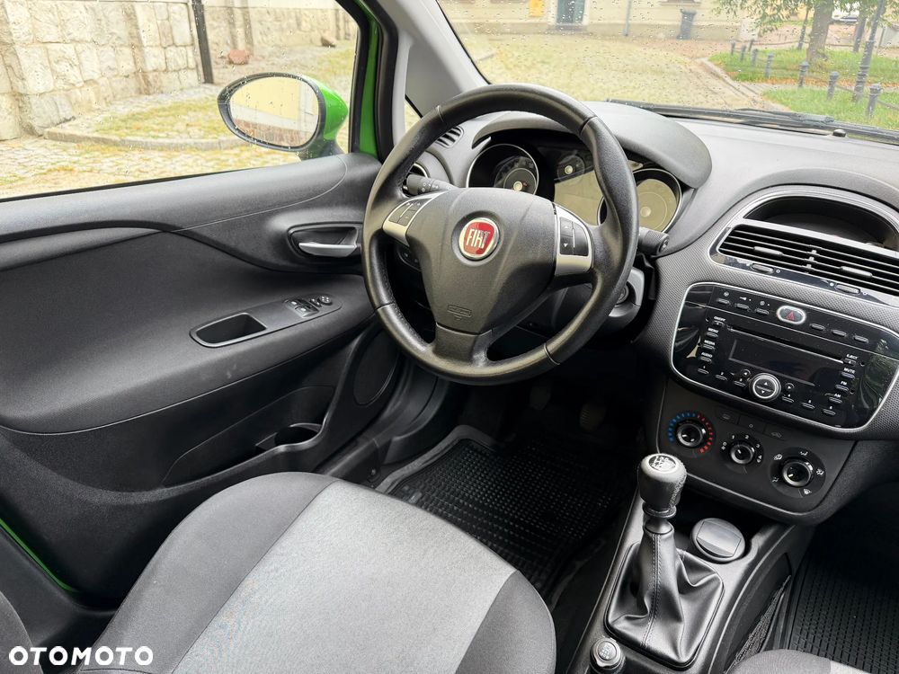 Fiat Punto 1.4 Young - 27
