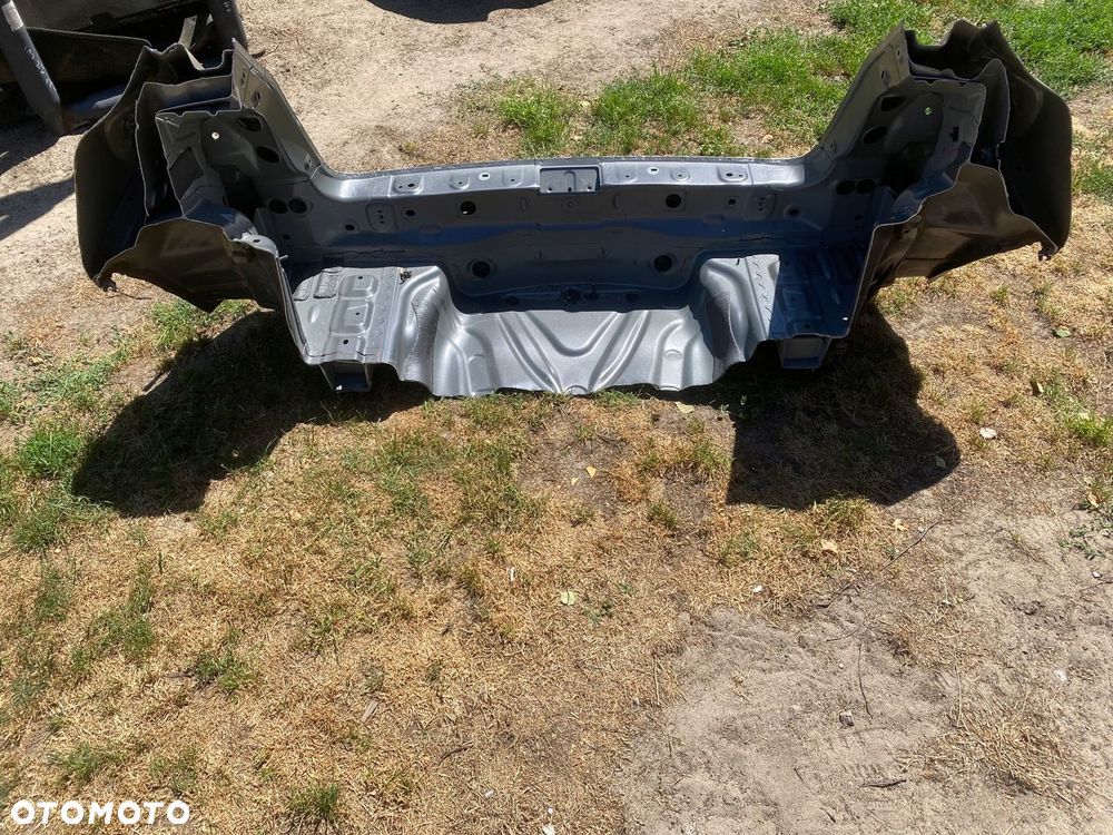 MERCEDES gla 156 pas tylny wanna kolor 787 - 5