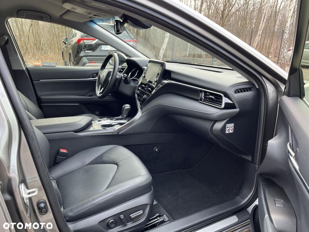 Toyota Camry 2.5 Hybrid Executive CVT - 12