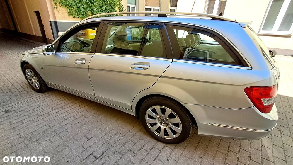 Mercedes-Benz Klasa C 180 CGI BlueEff Avantgarde - 5