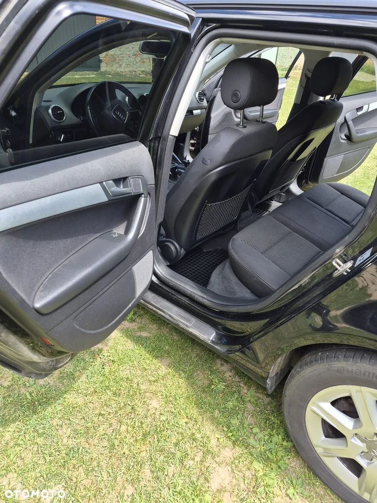 Audi A3 Sportback 1.6 TDI DPF Ambiente - 13