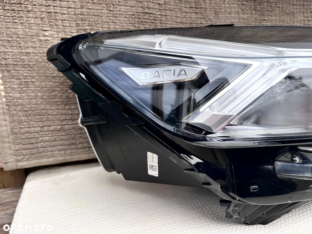DACIA SANDERO STEPWAY III LOGAN III JOGGER 2020- LAMPA PRAWY PRZÓD PRAWA PRZEDNIA ORYGINAŁ VARROC 260109490R BRAK JEDNEGO UCHYWTU - 7
