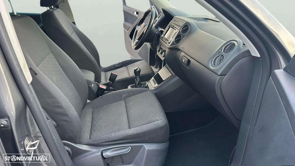 VW Tiguan 1.4 TSI Sport BlueMotion - 13