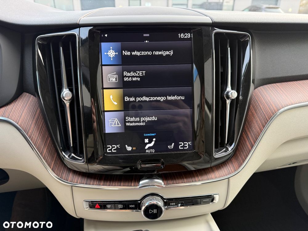 Volvo XC 60 D4 Momentum - 19