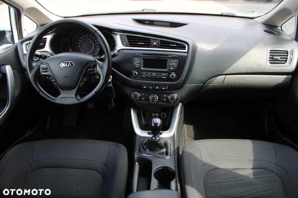 Kia Ceed - 28