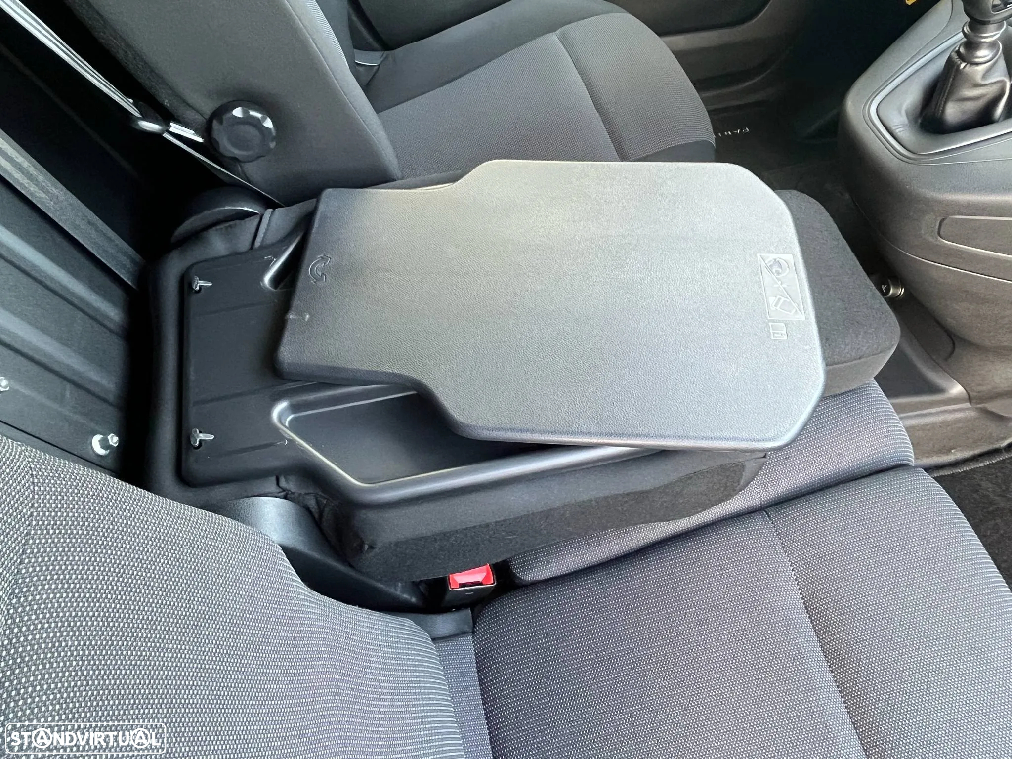 Peugeot Partner Asphalt Standard 1.5 BlueHDi 130cv - 29