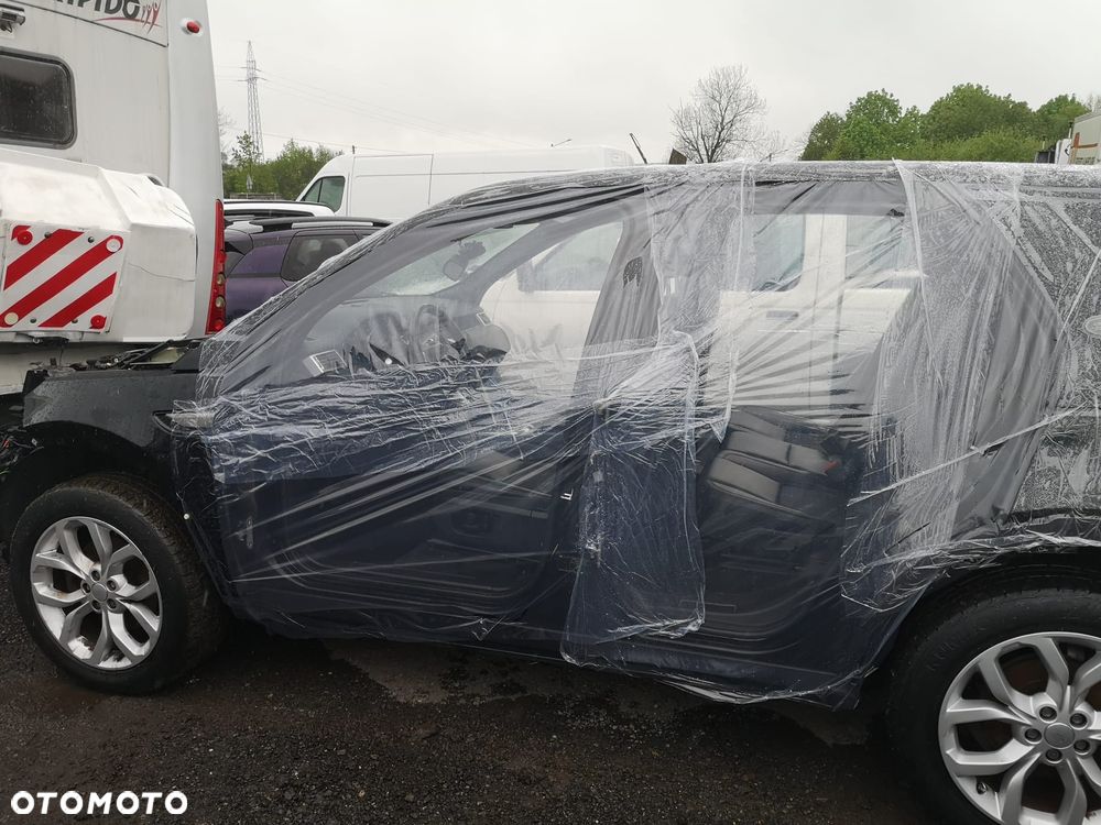 Land Rover Discovery Sport TD4 HSE Luxury - 32