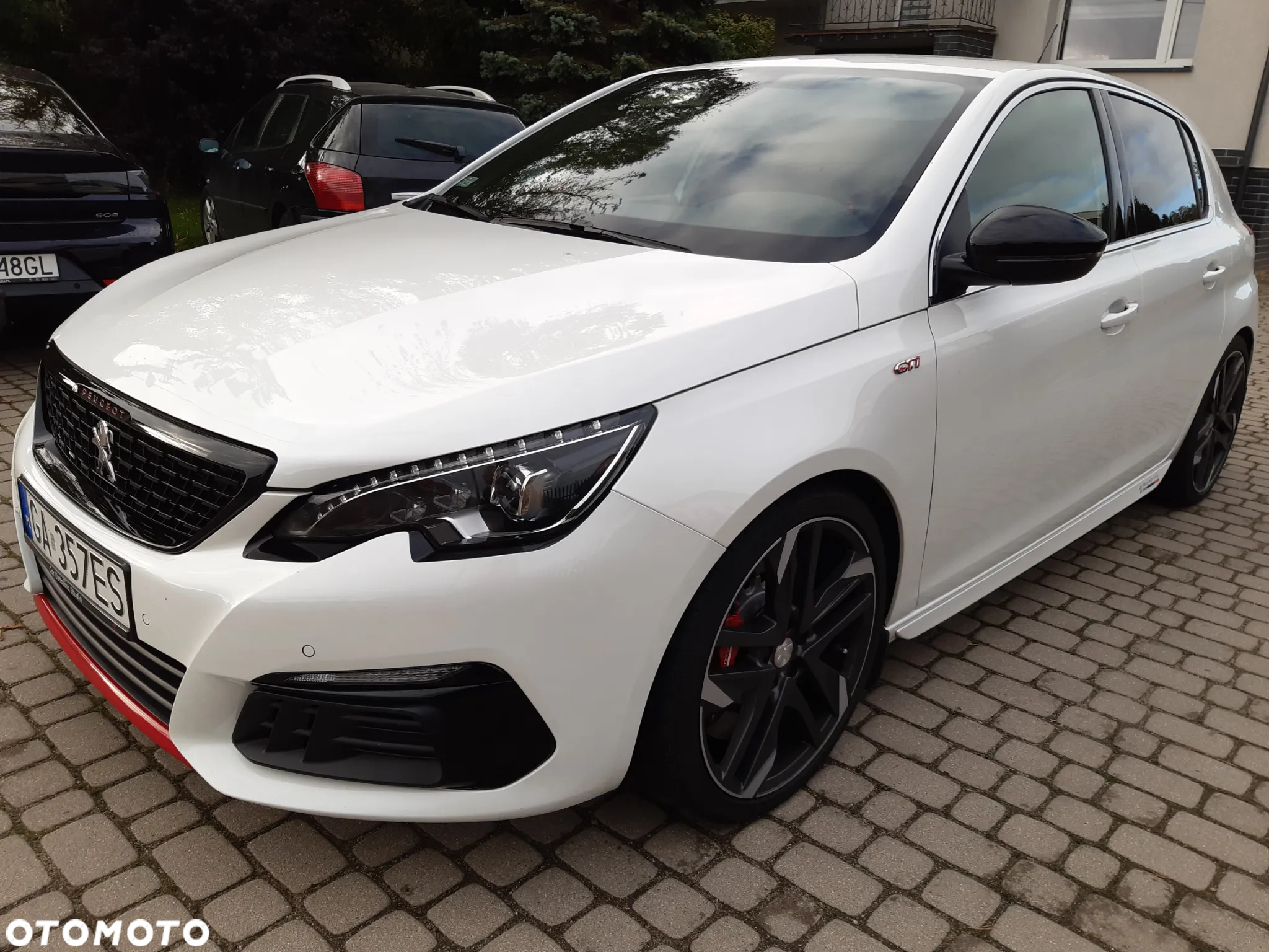 Peugeot 308 1.6 e-THP GTi by Sport S&S - 3