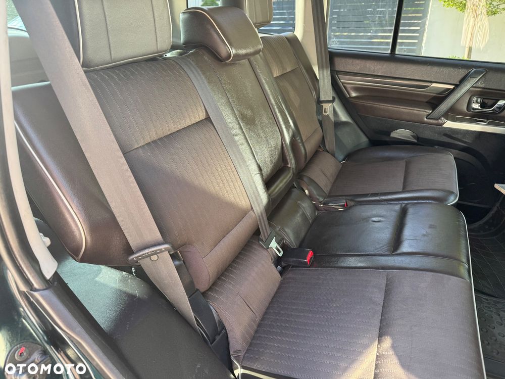 Mitsubishi Pajero 3.2 DI-D Automatik Limited Edition - 27
