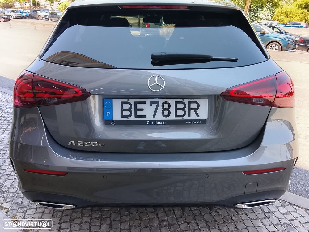 Mercedes-Benz A 250 e 8G-DCT AMG Line - 3