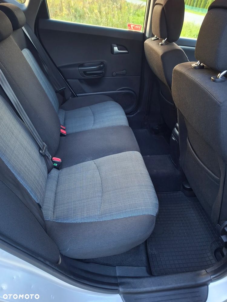 Kia Ceed - 9