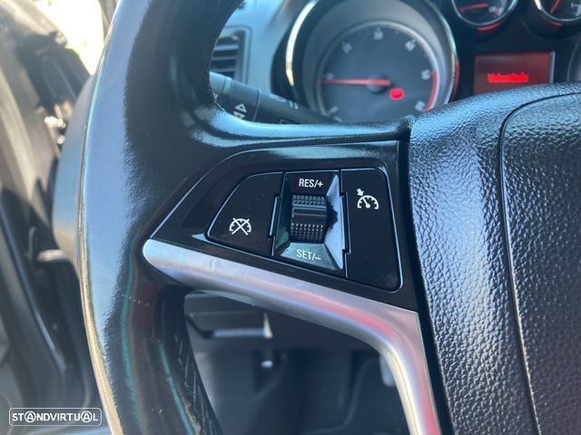 Opel Insignia Sports Tourer 2.0 CDTi Edition S/S — fotografia 14
