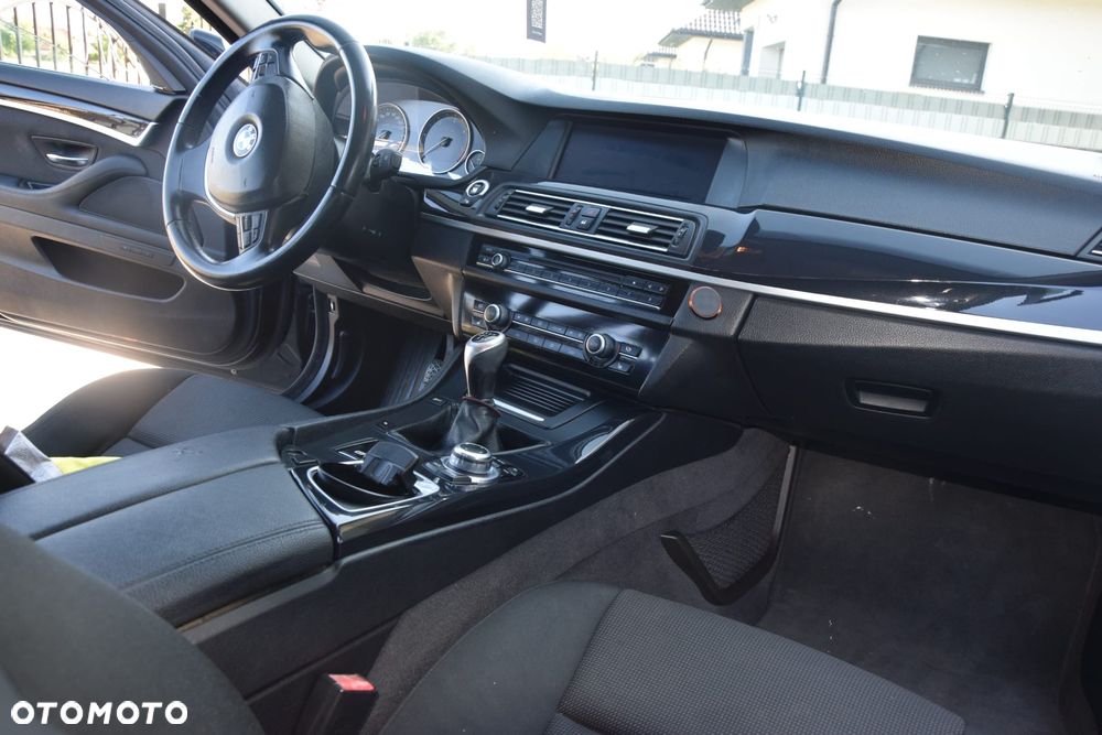 BMW Seria 5 520d - 7