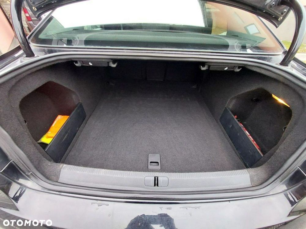 Volkswagen Passat - 9