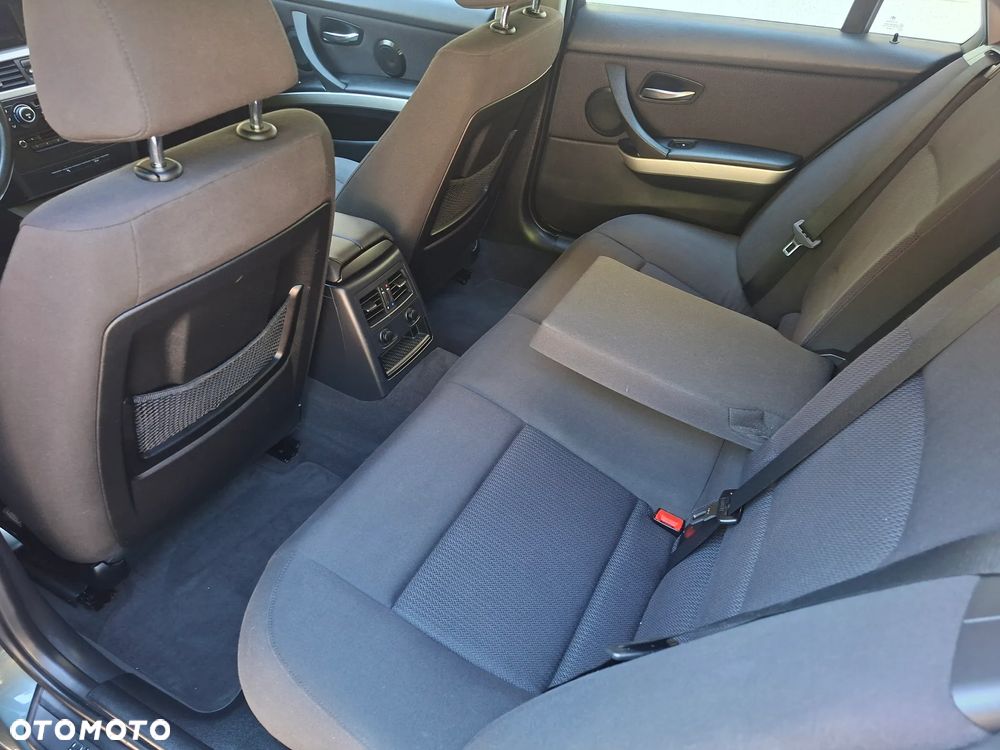 BMW Seria 3 320d DPF - 11