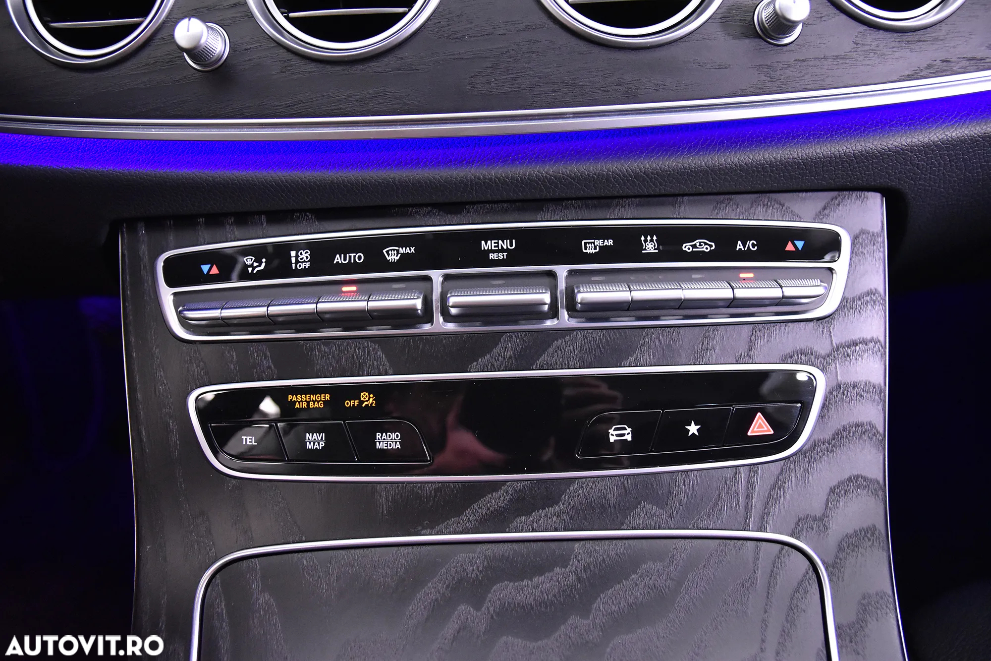 Mercedes-Benz E 300 de Aut. - 18