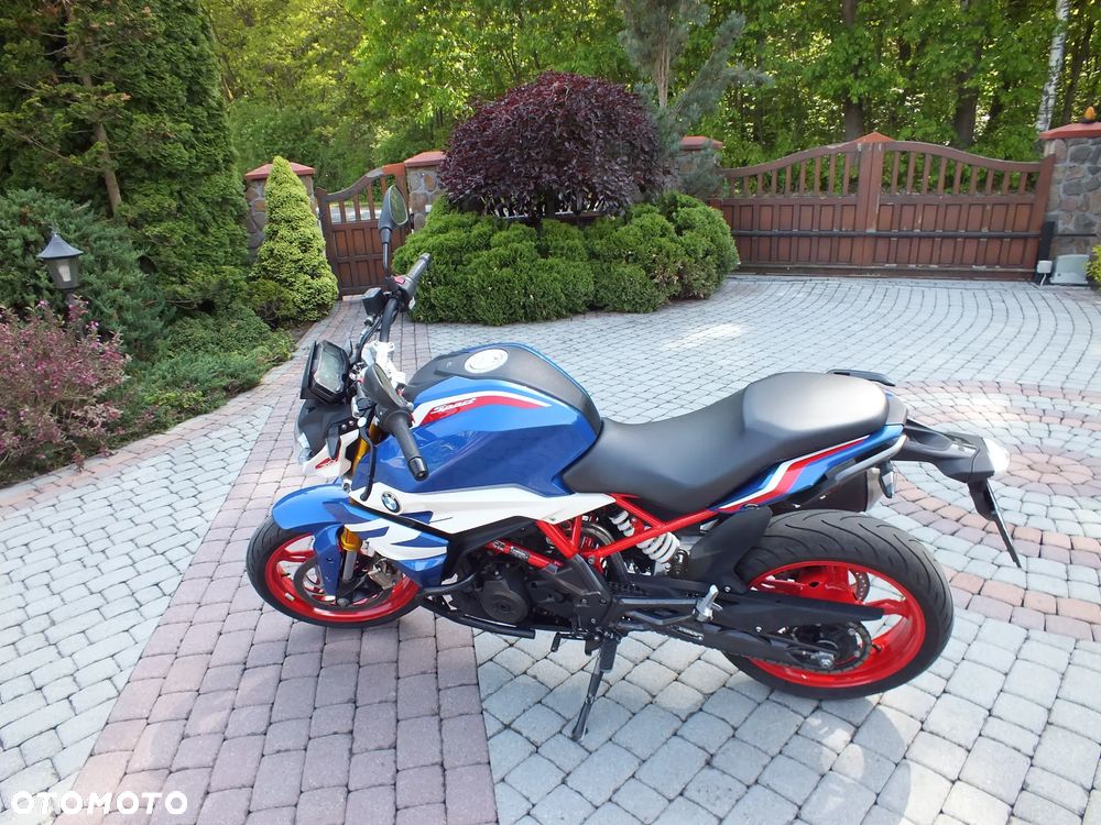 BMW G - 7