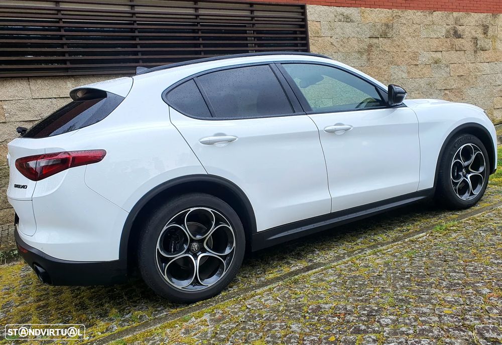 Alfa Romeo Stelvio 2.2 D B-Tech AT8 - 13
