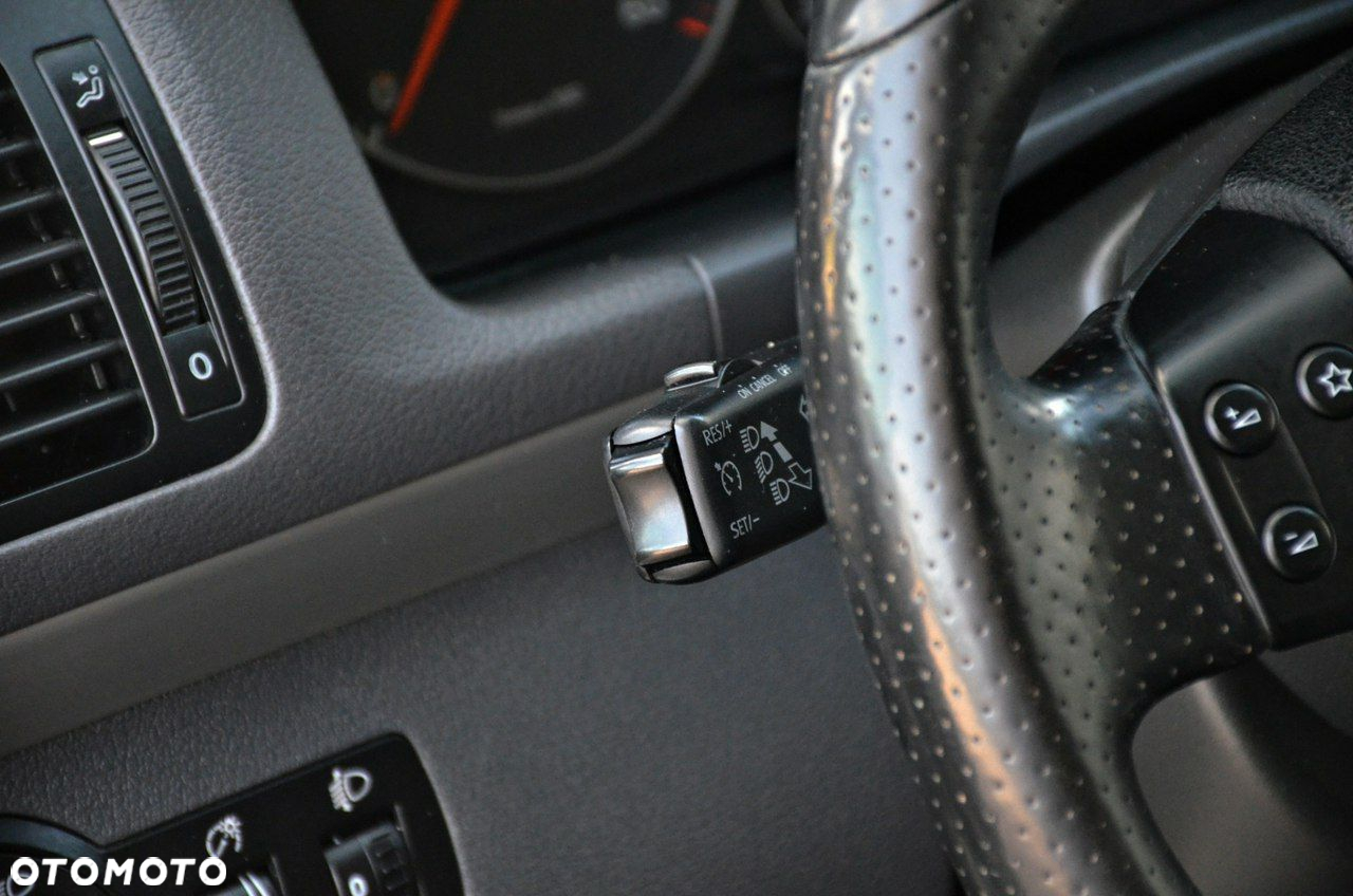Volkswagen Touran - 15