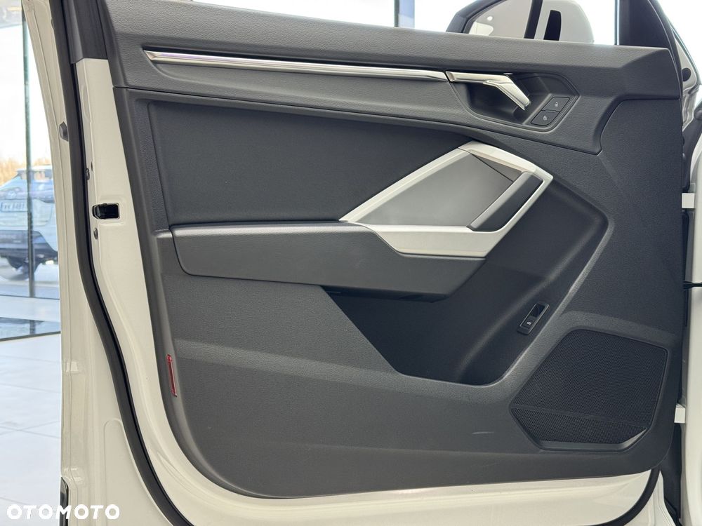 Audi Q3 Sportback - 12