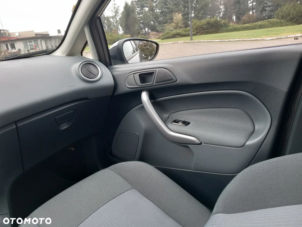 Ford Fiesta 1.25 Champions Edition - 22