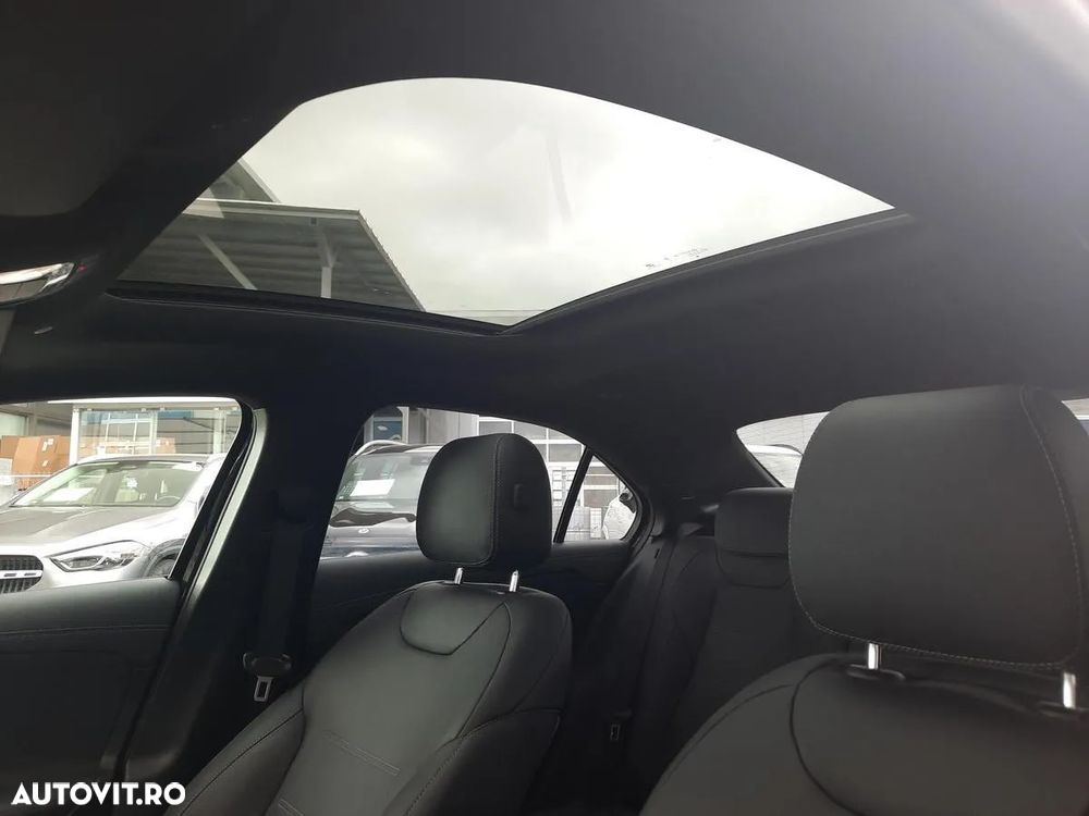 Mercedes-Benz A 220 4MATIC MHEV 8G-DCT - 17