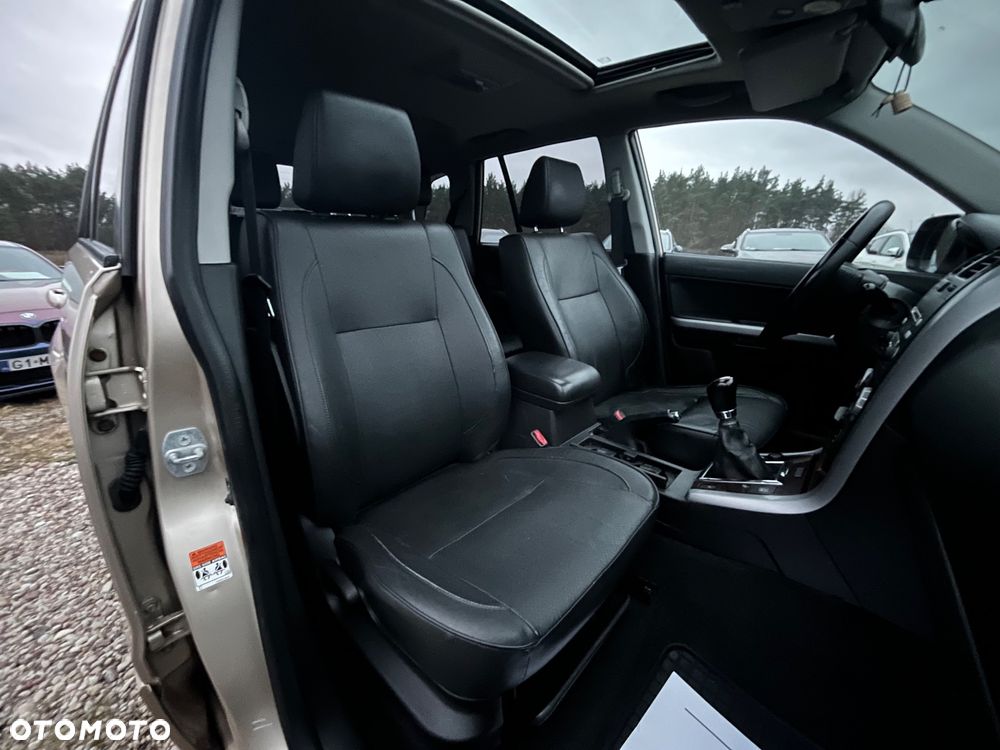 Suzuki Grand Vitara 2.0 Comfort + - 20