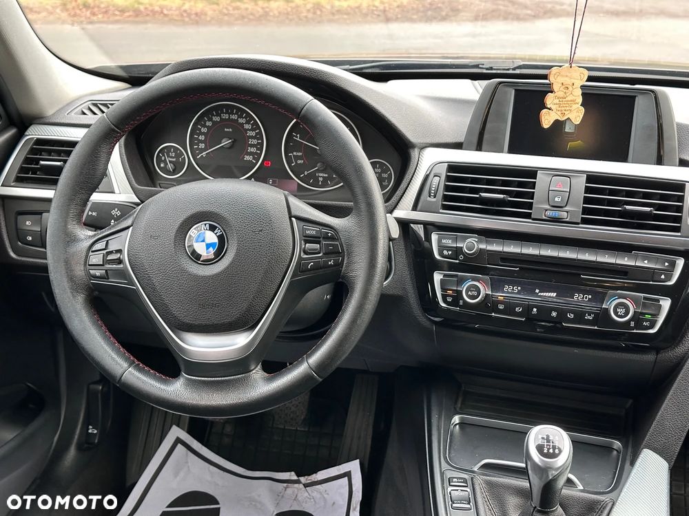 BMW Seria 3 320d Sport Line - 24