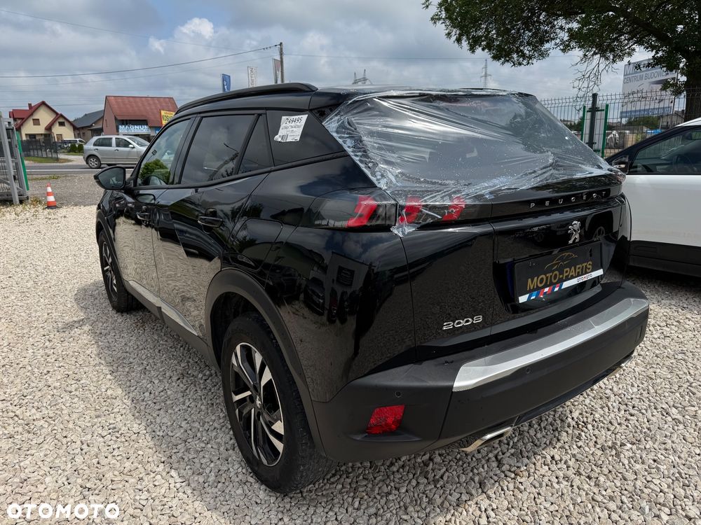 Peugeot 2008 - 8