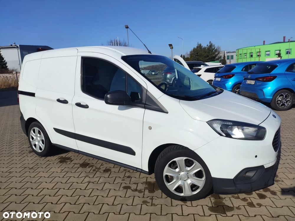 Ford Transit Courier - 4